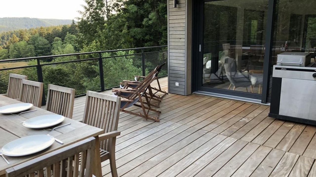 Terrasse mit Grillmöglichkeit Terrasse mit Grillmöglichkeit